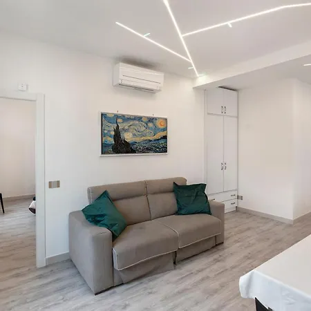 Апартаменти Center Luxury 3 *