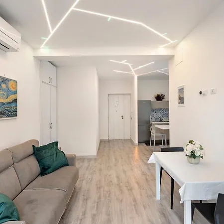 アパート Center Luxury 3