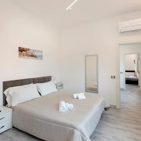 Center Luxury 3 アパート *