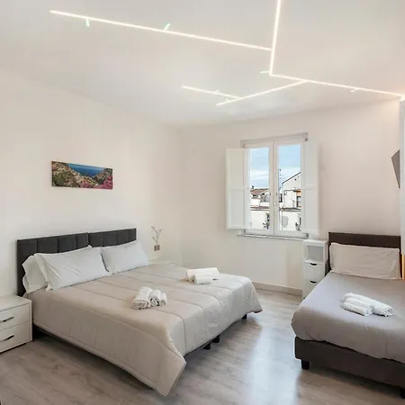 Center Luxury 3 Апартаменти