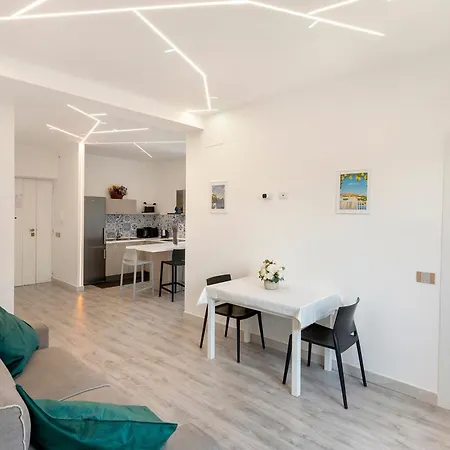 Center Luxury 3 Апартаменты