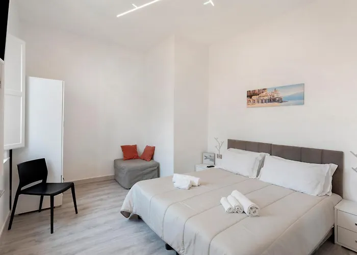 Center Luxury 3 شقة *